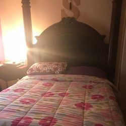 Canopy bed with one side table