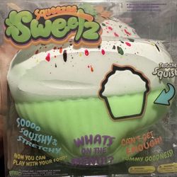 Green cupcake squishy 