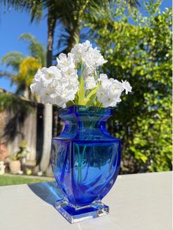 Beautiful 7” Crystal Royal Blue Vase - Small Flower Vase Home Decor