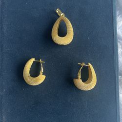 Gold Plates Earrings For Sale 