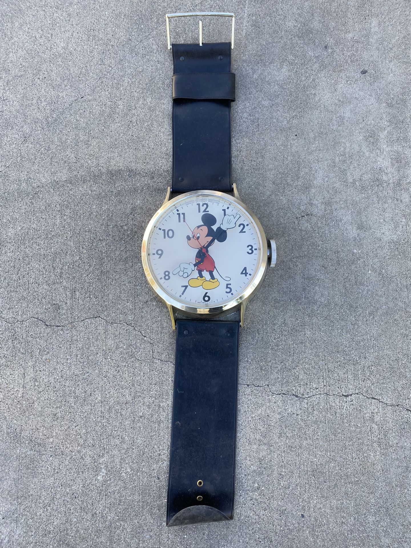 Vintage Disney Mickey Mouse 39’ Wall Clock Made In USA