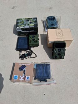 Hunting Cameras and Accessories (Read Description)