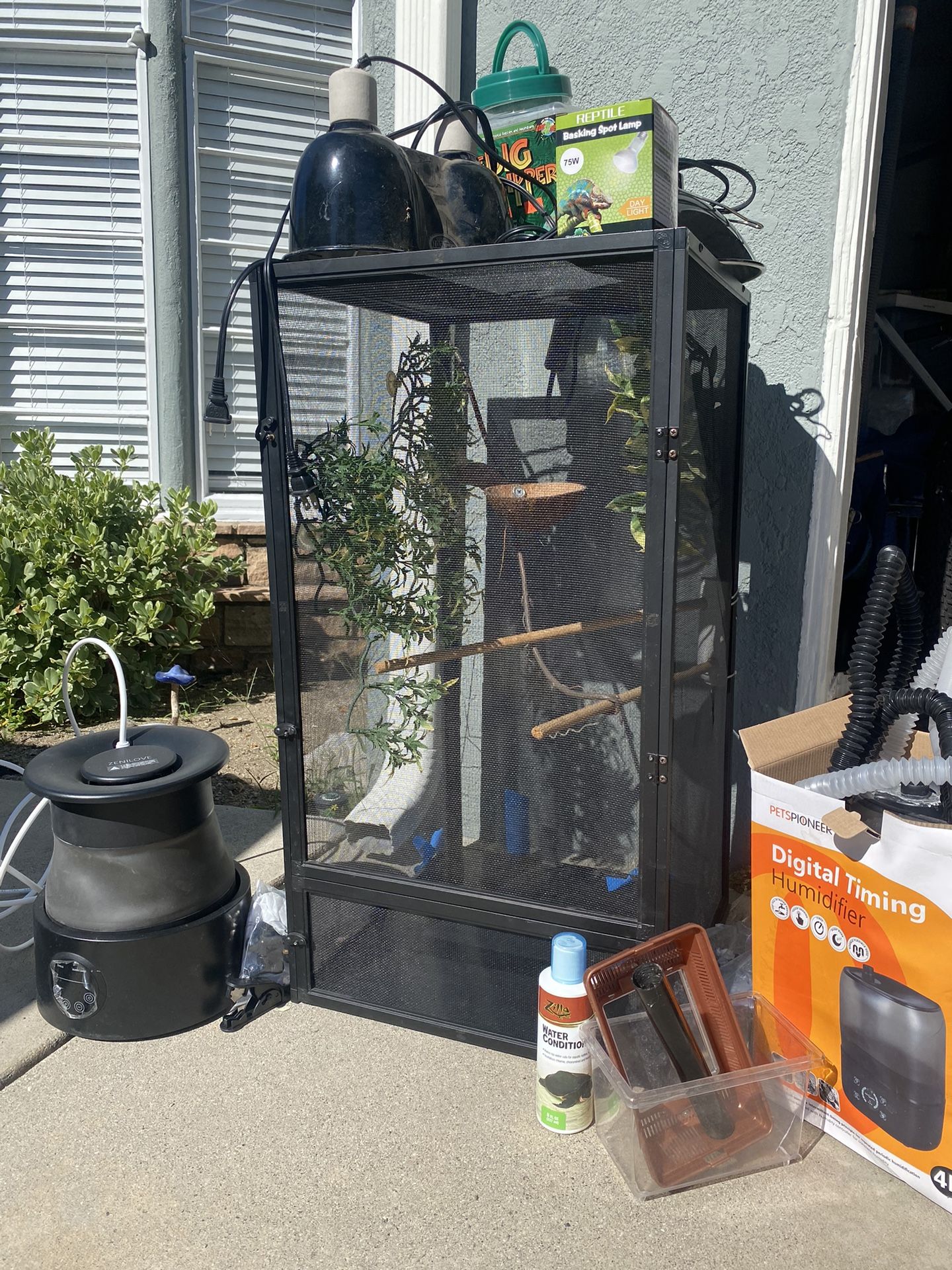 Reptile Enclosure, Auto Drip Humidifiers, Heat Lamps for Sale in