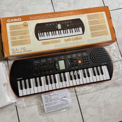 Casio Personal Keyboard SA-76 44 Key / CASIO PIANO