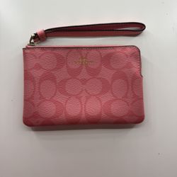 pink coach wristlet