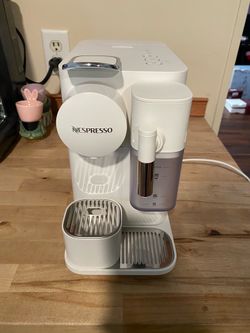 Nespresso - Lattissima One Single Serve Coffee Machine