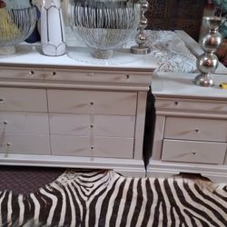 CUTE DRESSER SET AT PICKY PINCHERS 3643 5TH AVE N ST PETE OPEN NOON TO 6PM FREE DELIVERY 