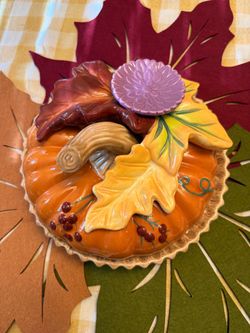 Ceramic Pie Server and Keeper