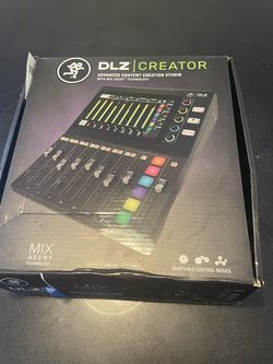 Mackie DLZ podcast board like new