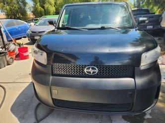 Vendo  2010  scion xb 2010 $2,800