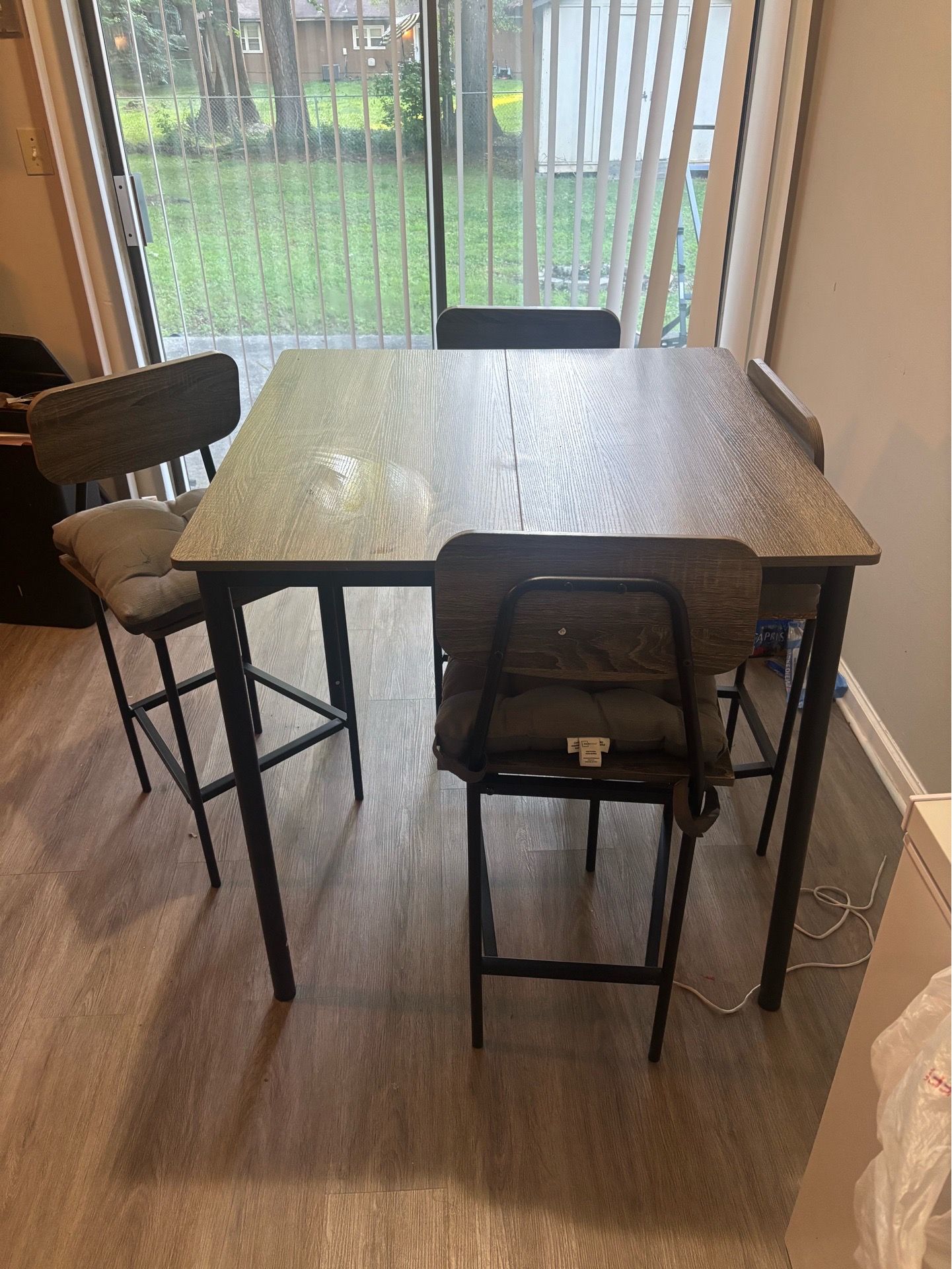 Kitchen table and washer for sale