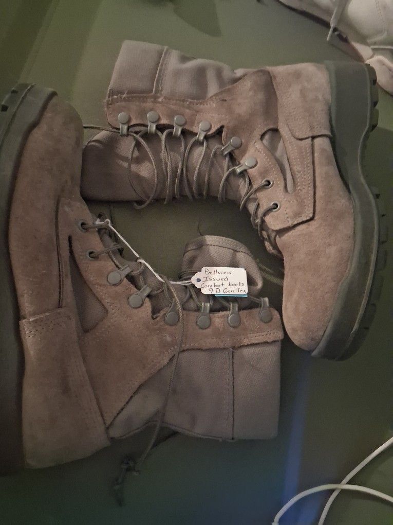 Army Boots Size 9
