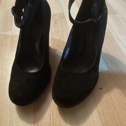 Born Crown Black Suede Heels Size 8
