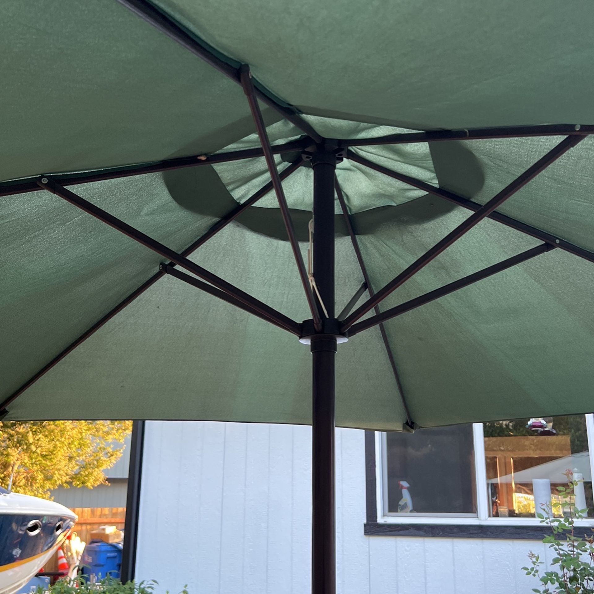 6 foot metal Trex picnic table with umbrella for Sale in Bonney Lake