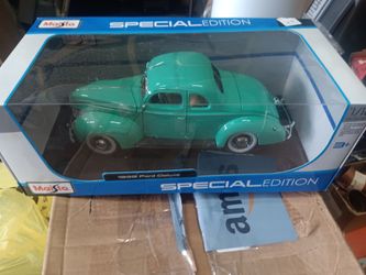 Collector 1939 Ford steel model car