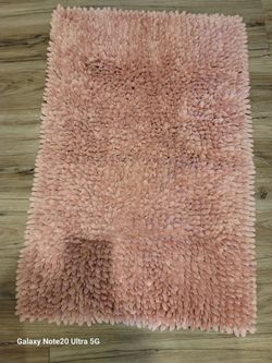 Chenille pink throw rug