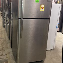 FRIGIDAIRE FFTRTS 20.4 cu. ft. Top Freezer Refrigerator