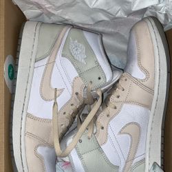 Jordan 1 Mid  SIZE9.5 MENS