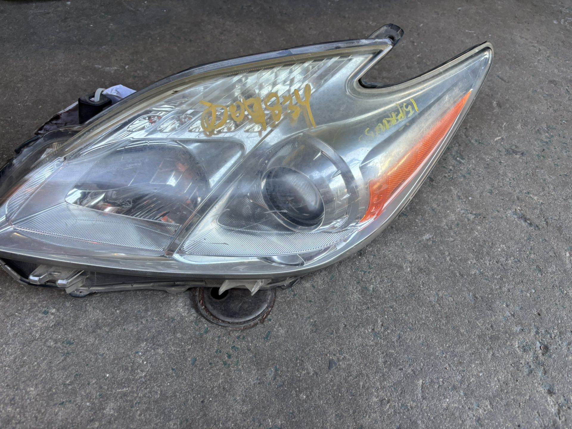 prius head light