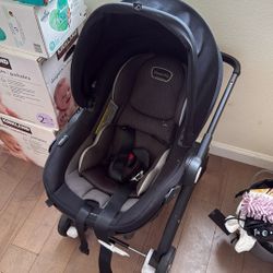 Evenflo Shift Duo Ride Stroller/ Car seat. 
