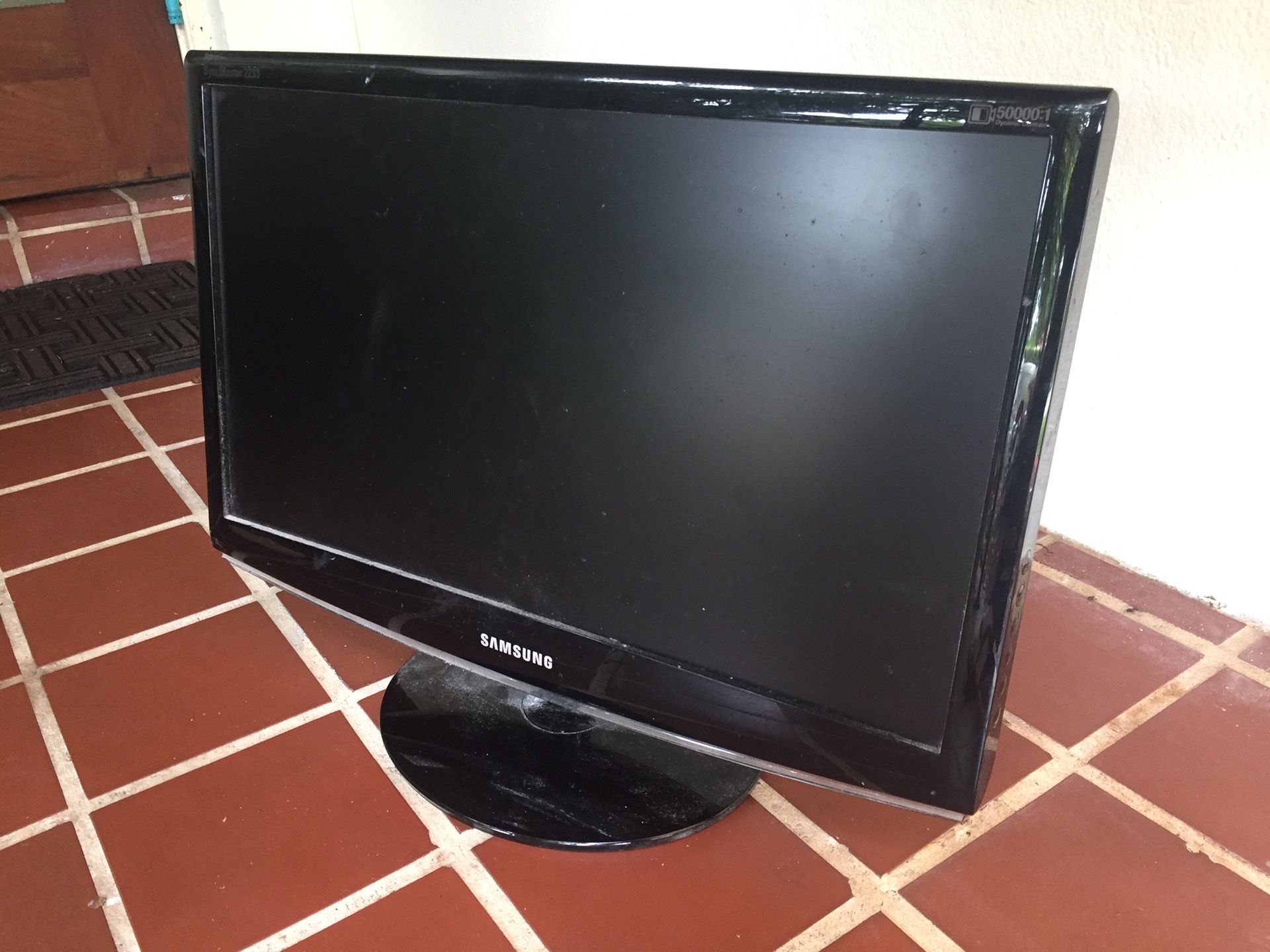 Samsung 2233SW 22” computer monitor