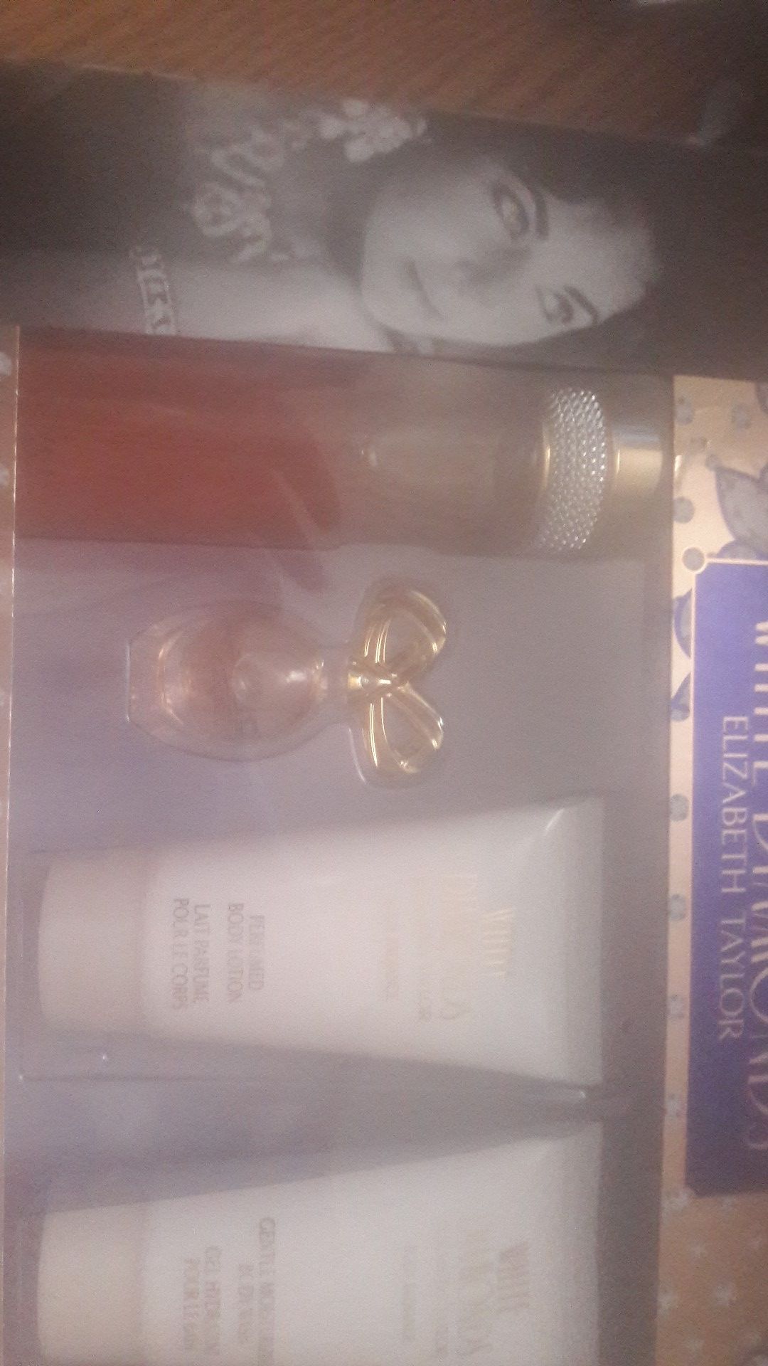 Elizabeth Taylor White Diamonds perfume gift set