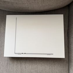 MacBook air 13" M4