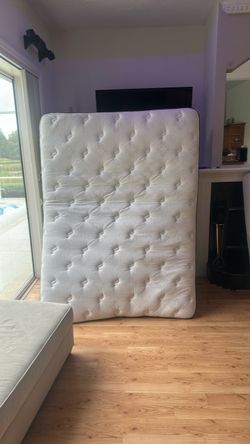 Used Queen Pillow Top Mattress