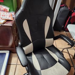 Game's Chair Used