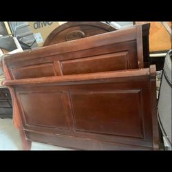 ❤️QUEEN SIZE BED FRAMES-SOLID WOOD🌿