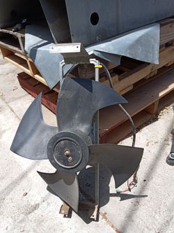 Fanblade with electric motor