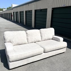 Gray Couch / Free Delivery