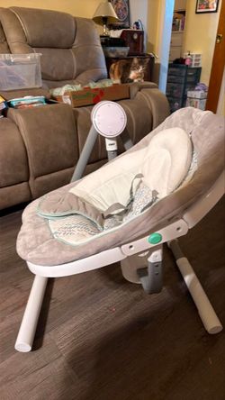 Electric baby swing
