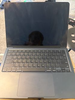 2025 Apple MacBook Air 13”