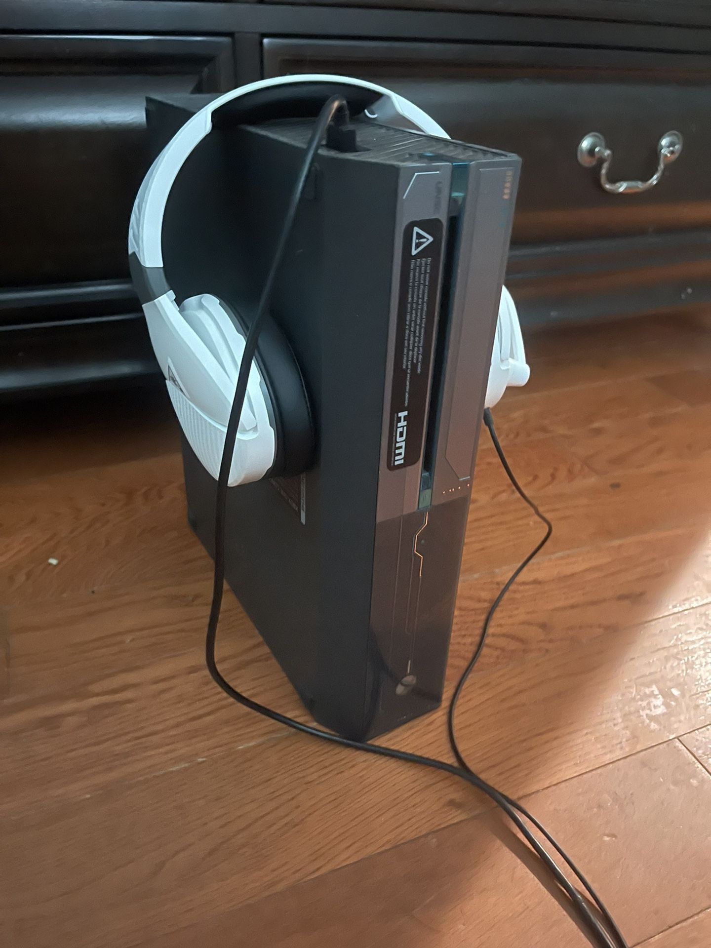 Xbox One Halo Edition