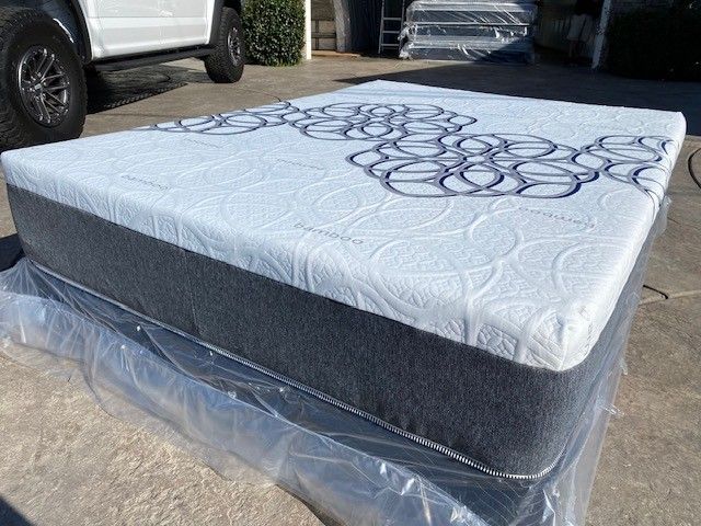 Full Bamboo Cool Gel Memory Foam!!