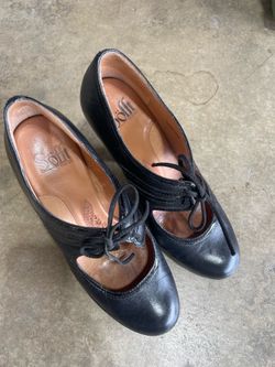 SOFFT LEATHER BOOTIE SIZE 7