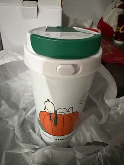Starbucks Peanuts Snoopy tumbler