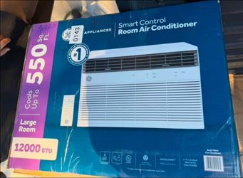BRAND NEW SMART WINDOW AIR CONDITIONER