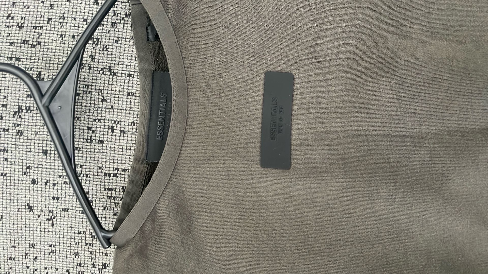 Essential Sweatshirt Pull Over