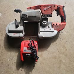 Milwaukee V28 Portaband 