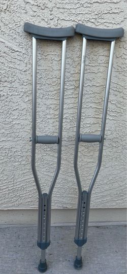 Adjustable Aluminum Underarm Crutches Pair 5’2” to 5’10”