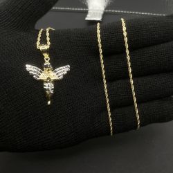 10K Gold Angel Wings Pendant With 10K Gold Rope Chain