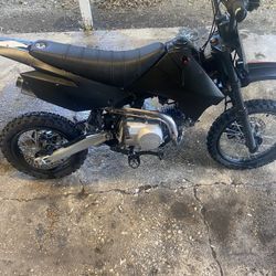 Apollo Rfz  Series 4 Speed 125cc Dirt bike 