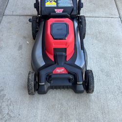 Milwaukee Self Propelled Lawn Mower