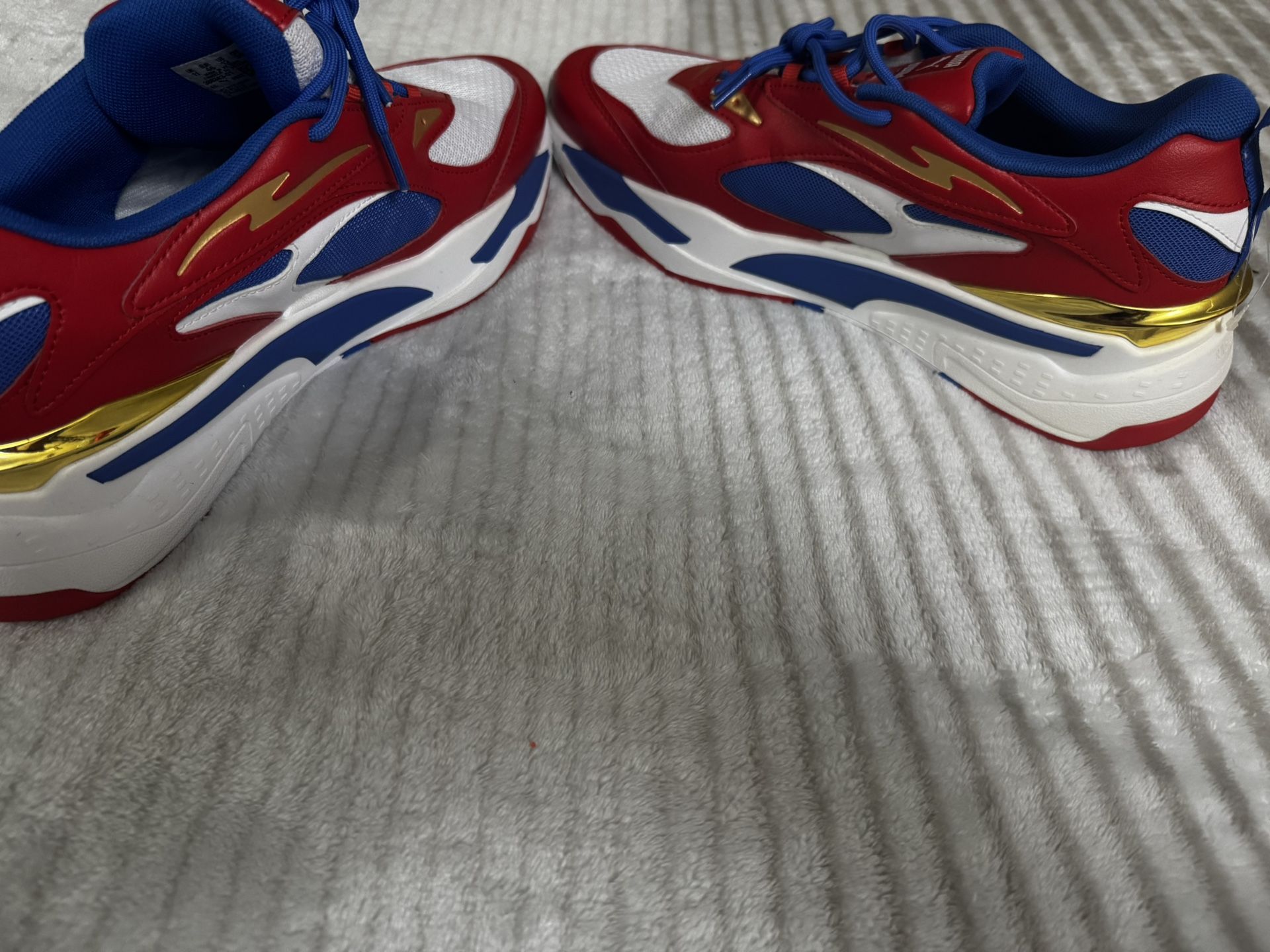 Puma Tennis Shoes And Pans