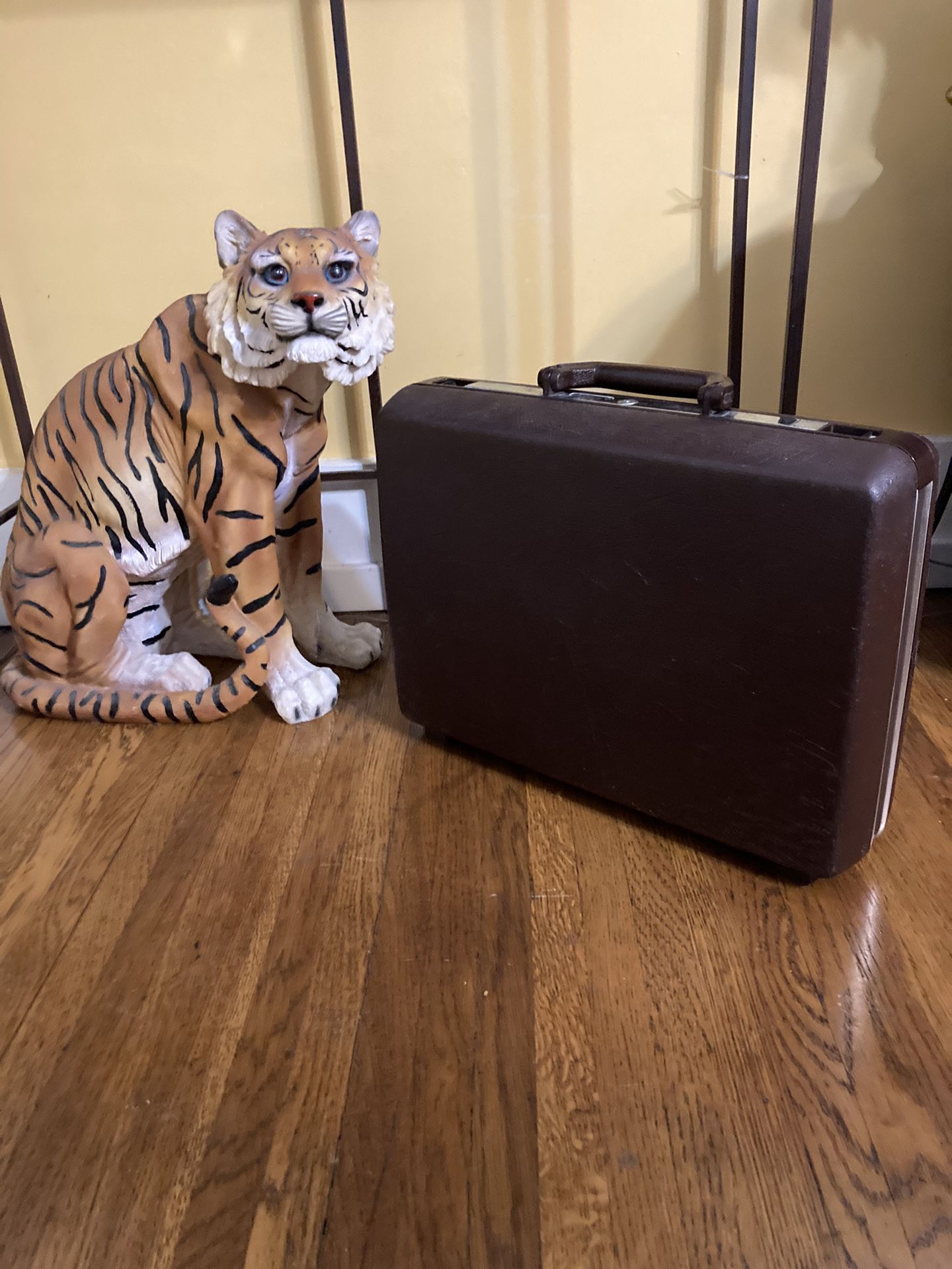 Hard Shell Samsonite Briefcase