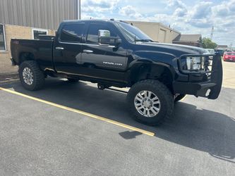 2014 gmc Sierra 2500hd denali 4x4 180k miles