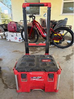 Milwaukee rolling packout base