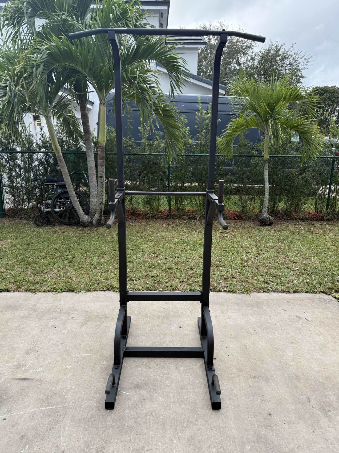 Pull-up / Dip / Push Up Power Tower